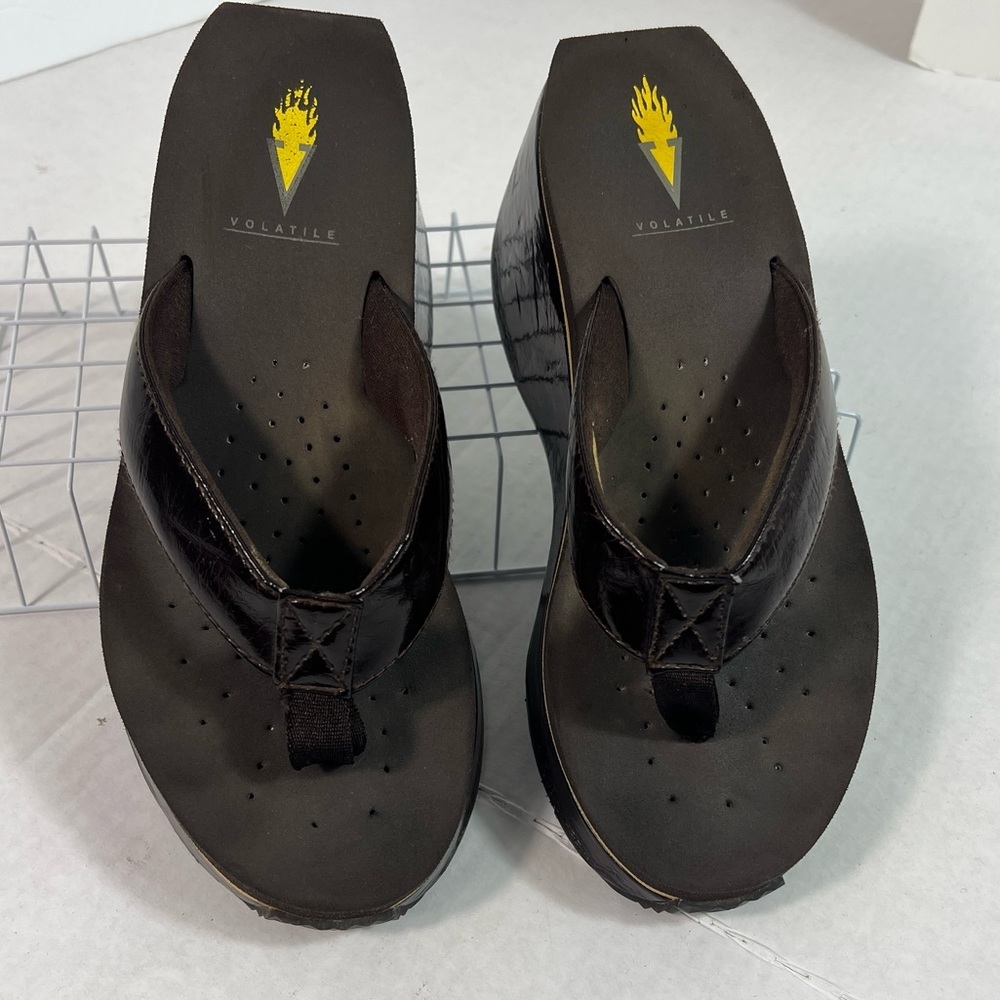 VOLATILE FRAPPACHINO WEDGE FLIP-FLOPS SZ 7